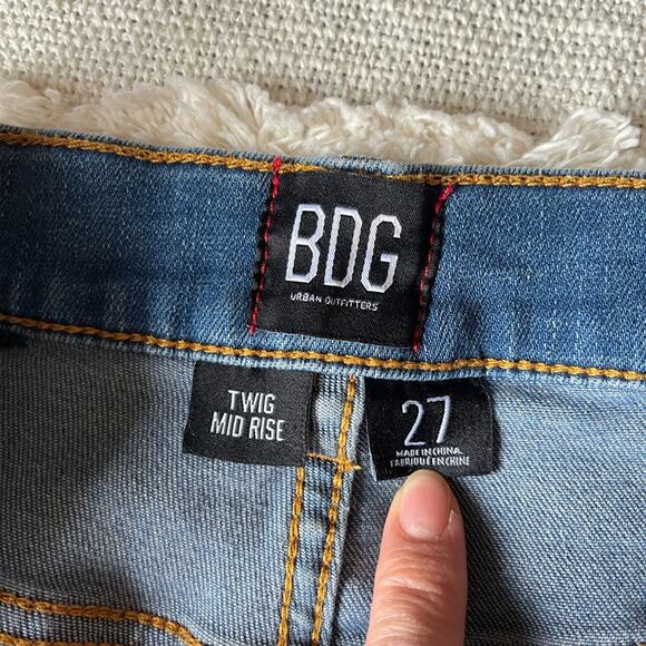 BDG Urban Outfitters Twig Mid-Rise Split-Hem Jeans size 27 - Picture 4 of 7